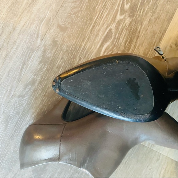 Prada ankle boot excellent condition. Taupe only worn once . Like new !! - Picture 2 of 5